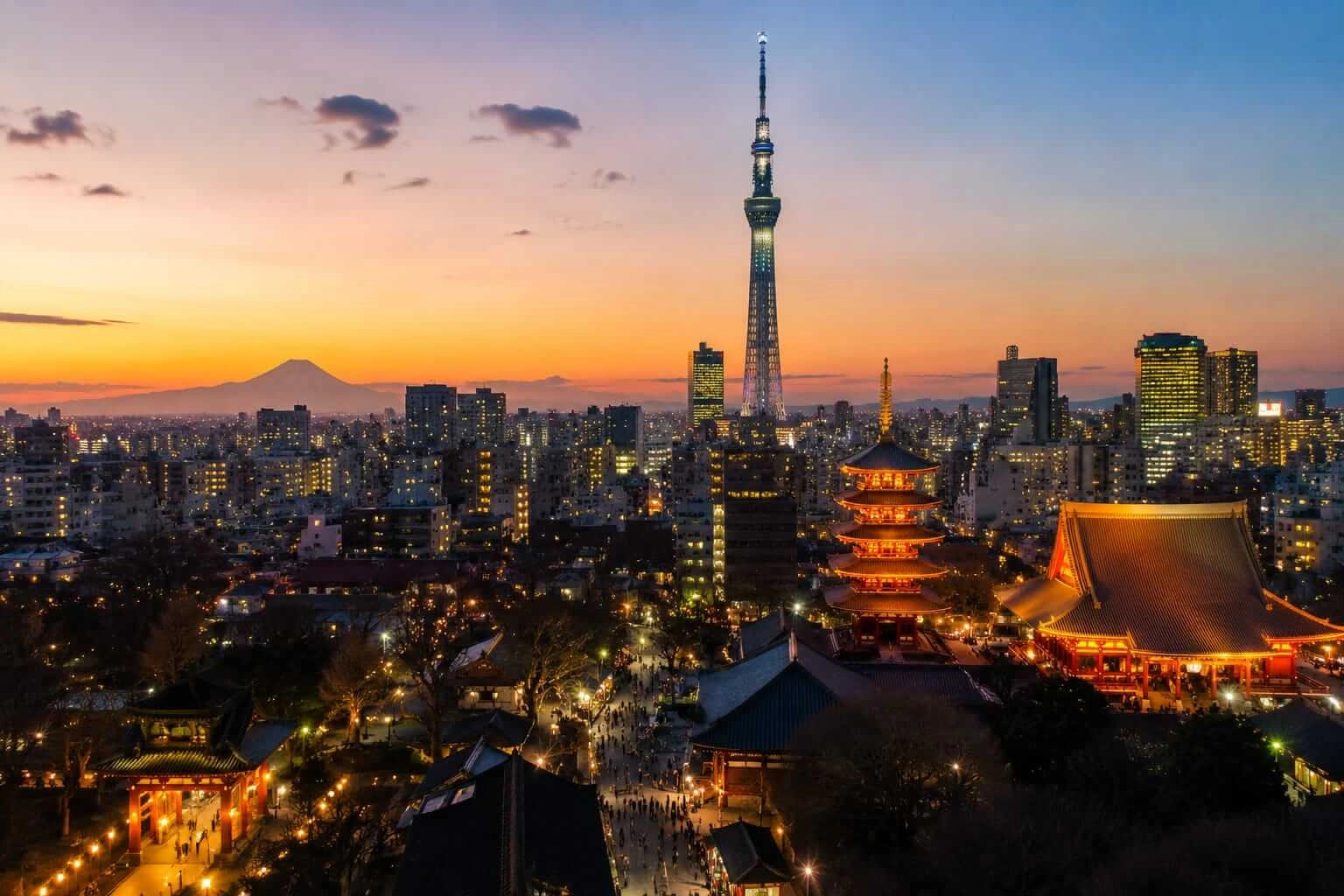 Best Rooftop Bars in Tokyo: The Definitive Guide to Sky Bars, Tokyo Tower Views and Iconic Cocktail Experiences